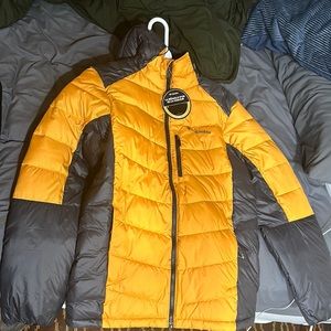 Brand new this season Columbia Sportswear Men’s size Small down hooded jacket